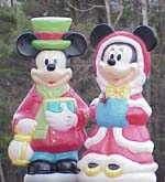 Mickey Mouse and Minne Mouse Carolers